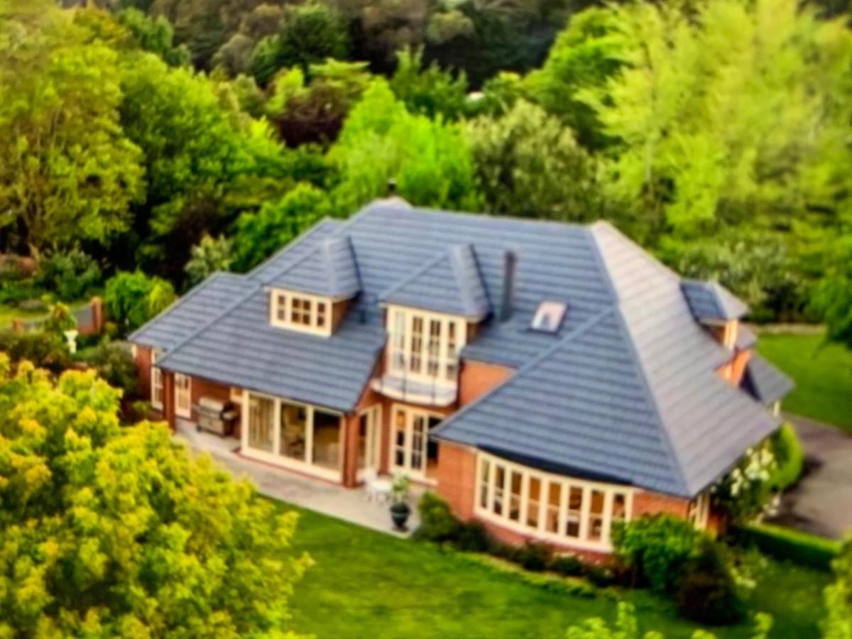 Pin Oaks Luxury Bed & Breakfast Palmerston North Bagian luar foto